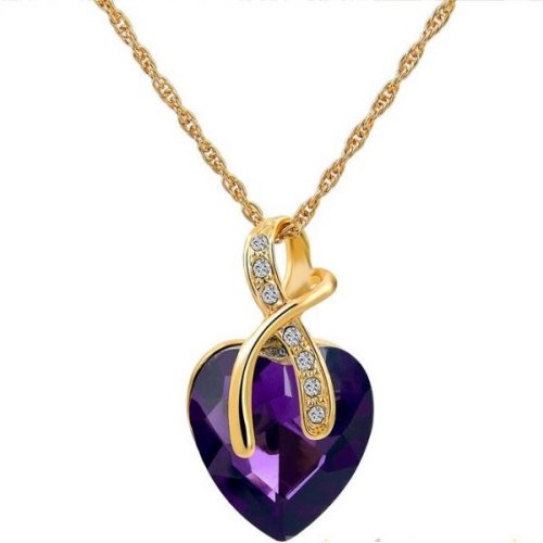  Pozlátený náhrdelník s príveskom srdiečko, fialová