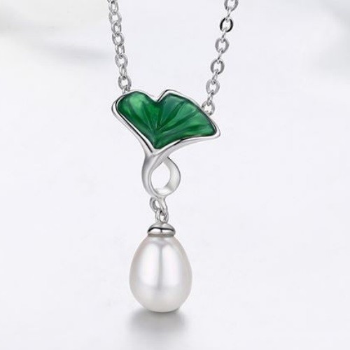 Strieborný náhrdelník s lotosovým kvetom, zelená